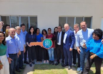 Governador participa da entrega de obra do ‘Minha Casa, Minha Vida’ em Aracruz