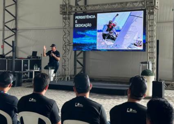 Velejador Lars Grael encerrou a Sipat no Portocel