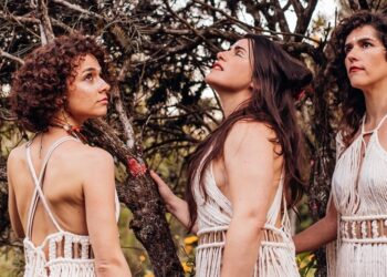 suindara-foto-mariana-garcia Aline Maria Laissa Gamaro e Relva Rodrigues formam o Suindara (Fotos Mariana Garcia)