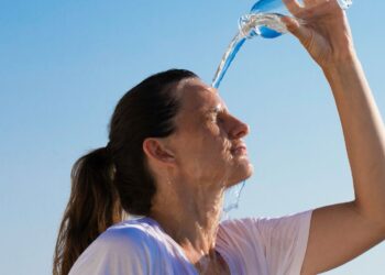 Especialistas reúnem dicas de cuidados com a saúde no verão sol calor hidratar agua