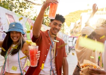 A hidratação do corpo é fundamental e pode prevenir a ressaca no dia seguinte', destaca a nutricionista