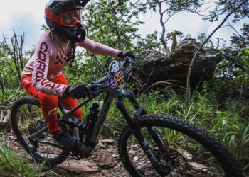 Campeã brasileira de downhill, capixaba vai disputar Copa Minas Gerais da modalidade