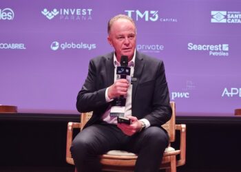 Casagrande apresenta potencialidades do Espírito Santo em evento de São Paulo