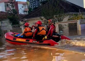 Bombeiros capixabas já resgataram 154 pessoas e 27 animais no Rio Grande do Sul