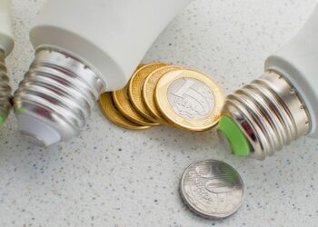 Taxa mínima de luz para empresas: tudo sobre o custo de disponibilidade