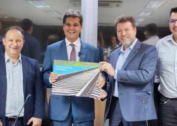 DesenvolvimentoES: Vale entrega projeto básico da Ferrovia Kennedy ao Governo do Estado