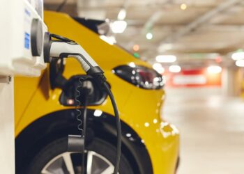 Carro elétrico movido a energia solar o futuro da sustentabilidade