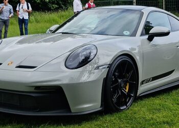 Passeio de porsches movimenta Ubu neste sábado