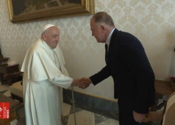 Governador Casagrande é recebido pelo Papa Francisco, no Vaticano