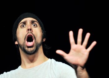 Peça de teatro apresentada em 17 países chega a Piúma