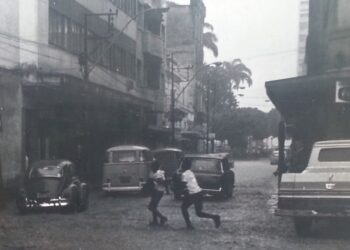 Escritora lança livro que é um passeio pelas ruas e histórias do Centro de Vitória