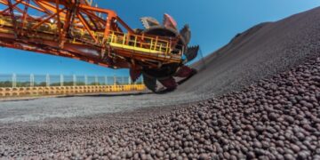 Samarco produz 9,7 mi de toneladas de pelotas e finos de minério de ferro em 2024, maior volume desde a retomada