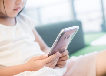 Guia sobre uso de telas por crianças é um marco da construção de um ambiente digital mais seguro