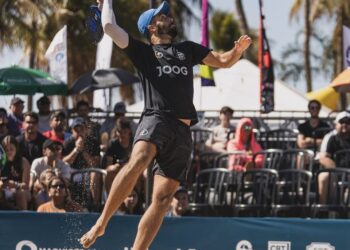 Capixaba disputa competição internacional de beach tennis