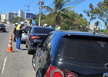 Detran|ES realiza ação de fiscalização e educação de trânsito em Guarapari