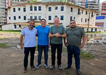 Governo inicia obras de restauro do Radium Hotel e da Praça Ciríaco Ramalhete de Oliveira, em Guarapari