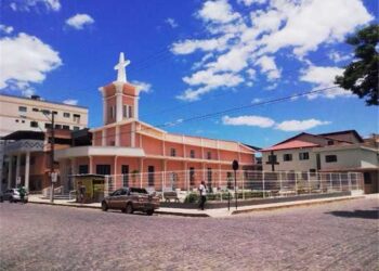 Católicos de Alfredo Chaves Celebram com Diversas Atividades na Semana Santa