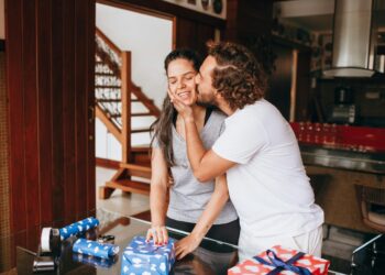 Dia dos Namorados deve gerar R$ 70,43 milhões em vendas no comércio capixaba