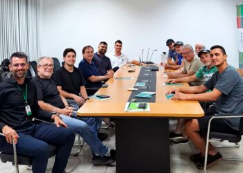 Reunião no Ifes reúne poder público, empresários e especialistas para fortalecer setor de estaleiros em Piúma