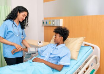 Atendimento hospitalar lidera geração de empregos e impulsiona o setor de saúde capixaba