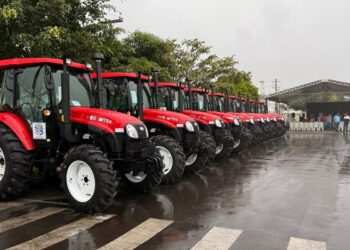 Governo do Estado entrega máquinas e equipamentos para fortalecer a agricultura capixaba