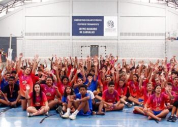 Projeto Virando o Jogo abre 300 vagas gratuitas de vôlei em cinco municípios do Estado