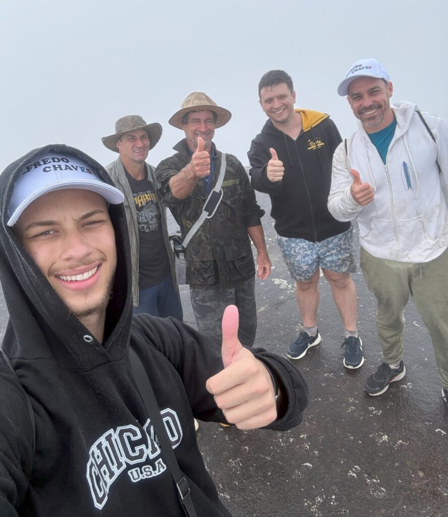 hugo luiz prefeito de alfredo chaves no monte redentor