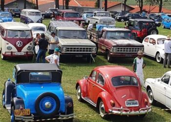 1° Encontro de Motociclistas e Carros Antigos de Carolina