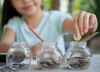 Como transformar pedidos das crianças nas férias em aprendizado sobre dinheiro