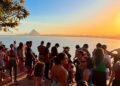Final de semana em Piúma tem shows gratuitos, pagode e pôr do sol musical na Ilha do Gambá