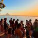 Final de semana em Piúma tem shows gratuitos, pagode e pôr do sol musical na Ilha do Gambá