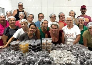 Muito além do chocolate: agricultores transformam cacau em dez produtos em curso do Incaper