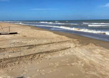 Iema reforça orientação sobre a proibição do trânsito de veículos na faixa de areia das praias