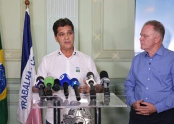 Governador Casagrande anuncia que deixará o cargo para disputar eleições Ricardo Ferraço assume o Governo em abril