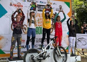 Ciclista capixaba é campeã do Continental Series Downhill