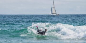 Luna Hardman é campeã da primeira etapa do Circuito Europeu de Bodyboarding, em Portugal