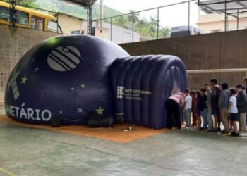 Planetário móvel leva experiência astronômica a estudantes de Alfredo Chaves