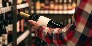 Vinho importado lidera ranking de impostos entre produtos das festas juninas