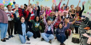 Idosos participam de arraiá do projeto Digna Idade