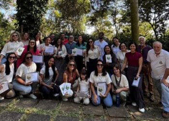 Parque da Fonte Grande recebe mudas de ipê-amarelo em ação de reflorestamento