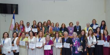 Livro de jornalistas e escritoras capixabas reúne histórias de mulheres transformadoras