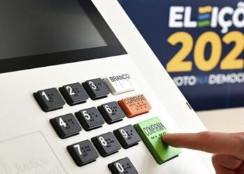 Urna eletrônica ganha nova interface para tornar votação mais acessível e intuitiva
