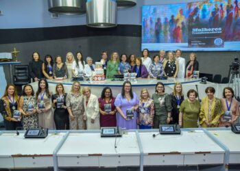 AJEB-ES lança a coletânea “Mulheres Transformadoras” na Bienal de São Paulo