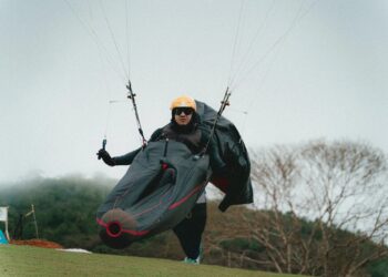 Piloto de Alfredo Chaves conquista título brasileiro de parapente e faz história no voo livre
