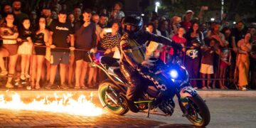 Piúma Moto Rock lotou a Praça Dona Carmem e transformou a cidade em ponto de encontro para amantes das motos e do rock