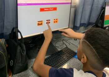 Professores de inglês do Sesc-ES são premiados por práticas que aproximam tecnologia e aprendizagem