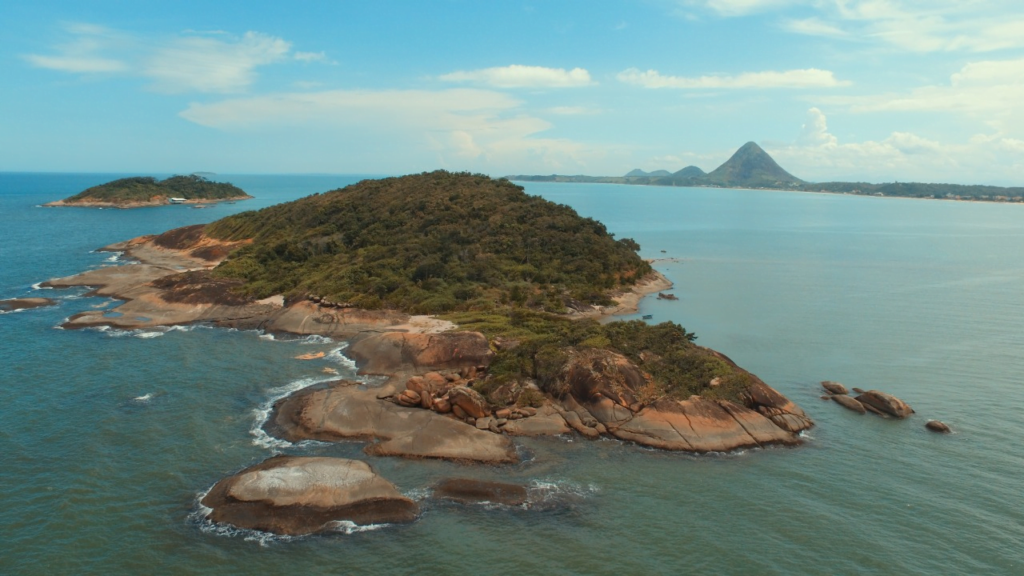 Piúma está entre os 10 destinos turísticos em ascensão no Brasil, segundo o Airbnb