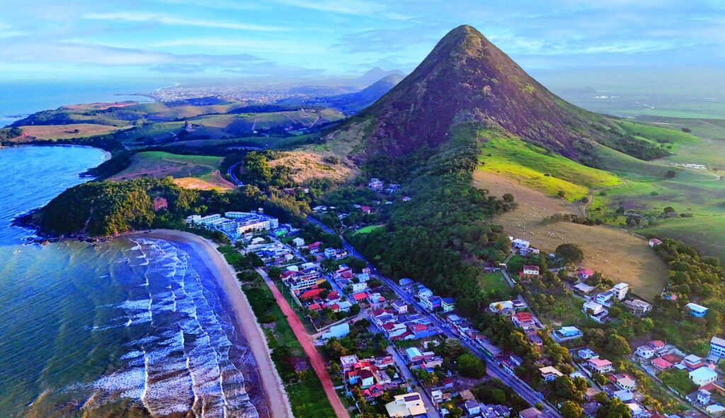 Piúma está entre os 10 destinos turísticos em ascensão no Brasil, segundo o Airbnb