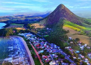 Piúma está entre os 10 destinos turísticos em ascensão no Brasil, segundo o Airbnb