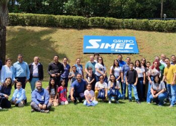 Programa Portas Abertas apresenta transformação da sucata de aço às famílias dos empregados da Simec Cariacica